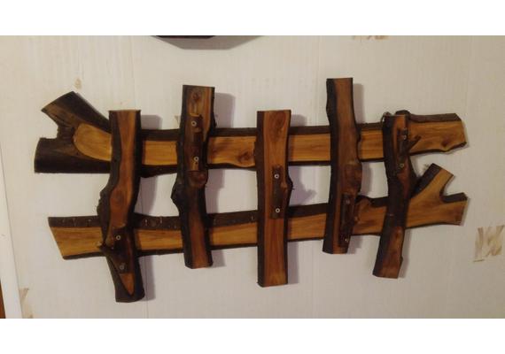 Деревянная вешалка (фото 3)