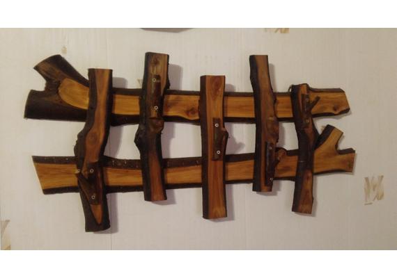 Деревянная вешалка (фото 4)